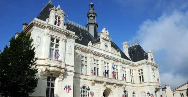 Façade de l'Hôtel de Ville de Niort © B Derbord