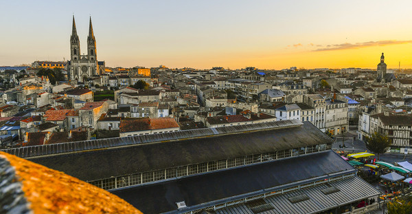 Lever du jour sur le centre-ville de Niort © Darri