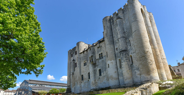 Le Donjon © B. Derbord Le Donjon © B. Derbord