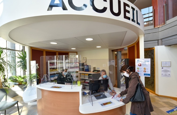 Accueil de l'hôtel administratif