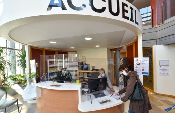 Accueil de l'hôtel administratif