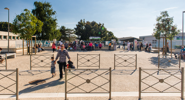 Parvis de l'école Emile-Zola © A. Giraud