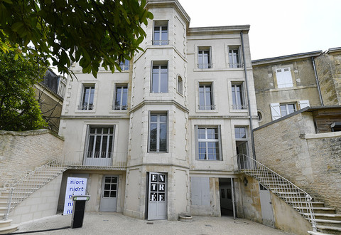 Illustration article : Photographie : L’artothèque, le nouveau projet de la Villa Pérochon