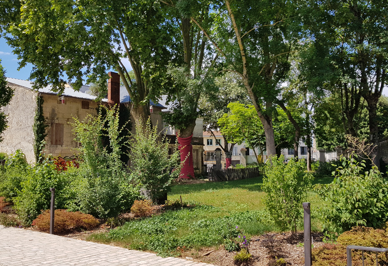 Jardin de la Maison patronale, juin 2020 ©Sylvie Méaille