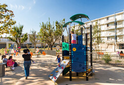 Aire de jeux Urbain Le Verrier Aire de jeux Urbain Le Verrier