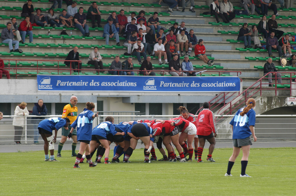 Match de rugby féminin au stade Espinassou à Niort