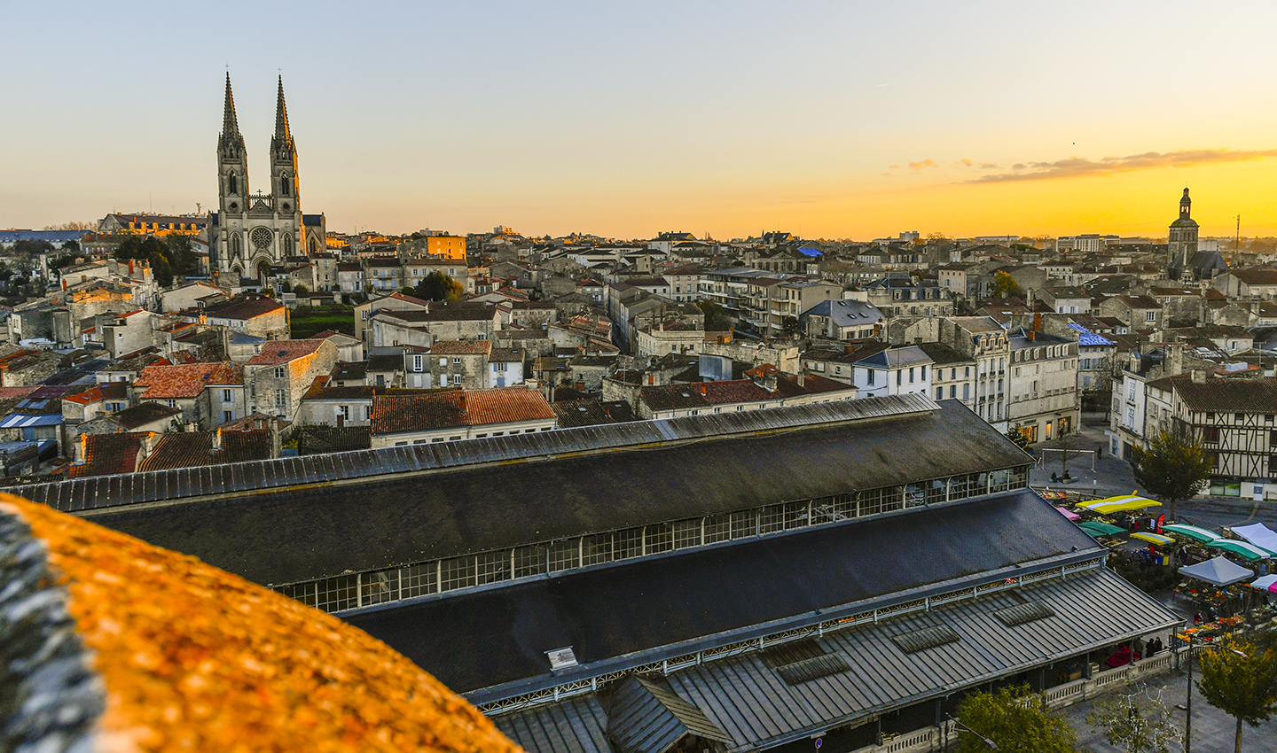 Lever du jour sur le centre-ville de Niort © Darri - Agrandir l'image 6 sur [29], fenêtre modale
