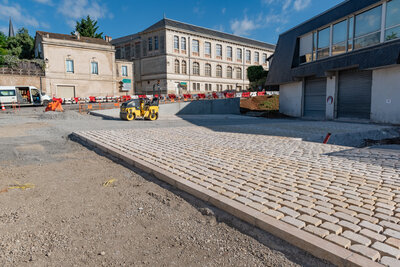  - Agrandir l'image 99 sur [166], fenêtre modale