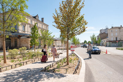  - Agrandir l'image 6 sur [166], fenêtre modale