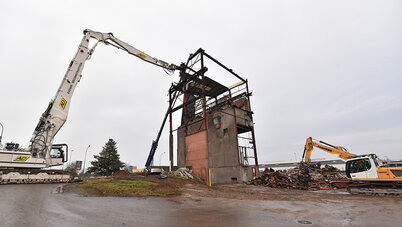 Démantèlement de l'unité d'incinération d'ordures ménagères de Niort Souché - Avancement des opérations au 7 décembre 2017 ©Bruno Derbord Démantèlement de l'unité d'incinération d'ordures ménagères de Niort Souché - Avancement des opérations au 7 décembre 2017 ©Bruno Derbord