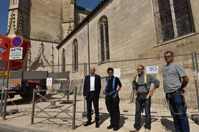 Diagnostic avant les travaux de restauration de l'église Notre-Dame - Présentation de l'opération à la presse en présence de Michel Pailley, adjoint au maire de Niort©Bruno Derbord