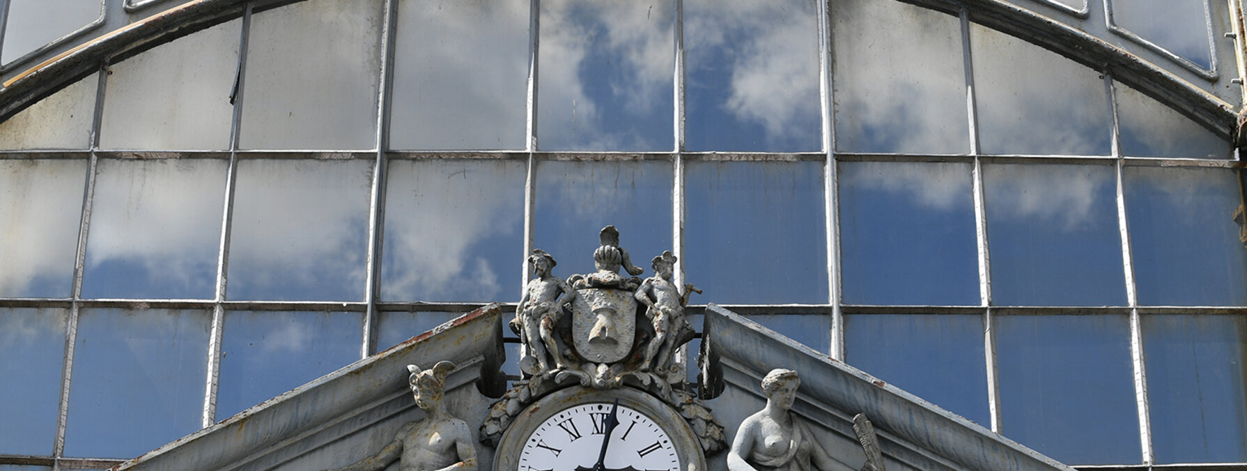 point presse installation des horloges des halles