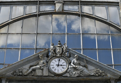 point presse installation des horloges des halles