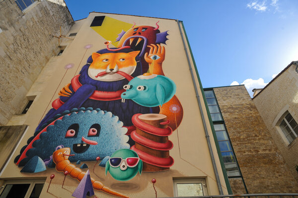 Oeuvre réalisée en octobre 2013 dans la cour Michelet, rue de l'Ancien musée - Crédit  Bruno Derbord
