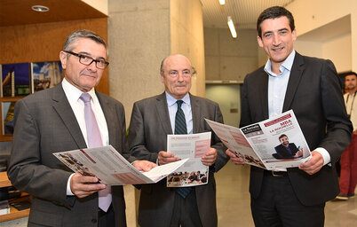 De G à D : Claude Sarcia, directeur général d'IMA, Daniel Peyron, directeur du Groupe Sup de Co La Rochelle, Jérôme Baloge, président de l'Agglomération ©BDerbord Présentation au siège de NiortAgglo de la nouvelle formation numérique à Niort, le MBA Marketing digital et stratégies collaboratives ©BDerbord