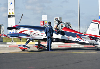 France voltige a l'aerodrome Niort Marais-poitevin