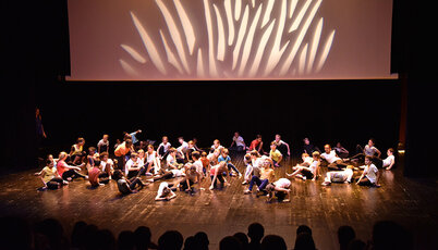 Spectacle de danse à l'école orchestré par le conservatoire Auguste Tolbecque ©BDerbord Spectacle de danse à l'école orchestré par le conservatoire Auguste Tolbecque ©BDerbord