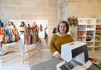L?atelier de Laurence a la boutique ephemere de l?office du commerce Laurence Touzet L?atelier de Laurence a la boutique ephemere de l?office du commerce Laurence Touzet