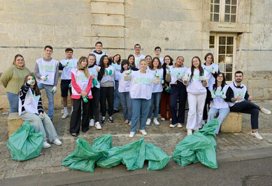 Operation World clean Up Day par les eleves UCO Operation World clean Up Day par les eleves UCO