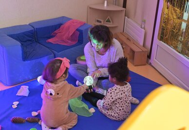 atelier SNOEZOLEN a la Creche Angelique anime par Ludivine Scandolin