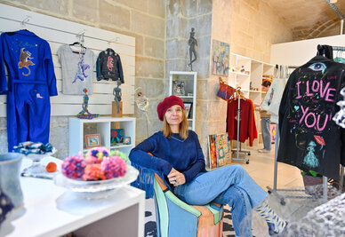 Eleonore Josephine Lepiece artiste plasticienne occupe la boutique ephemere de l?Office du commerce Eleonore Josephine Lepiece artiste plasticienne occupe la boutique ephemere de l?Office du commerce