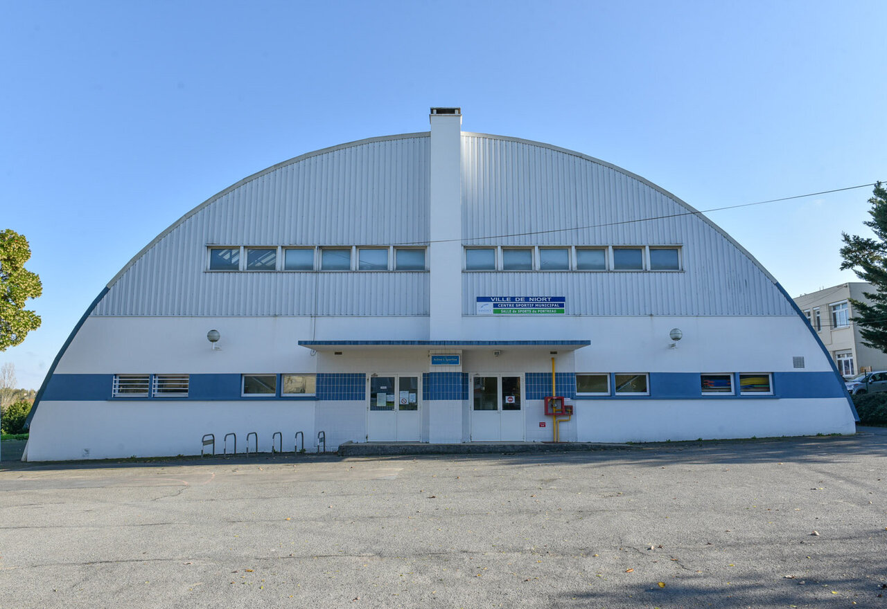 Façade d'une salle de sport
