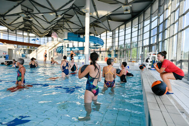 Seance d?aqua-training a la piscine des Fraignes a Chauray