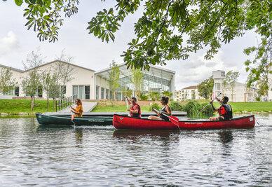 Canoës sur la Sèvre devant Port Boinot