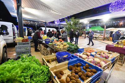 Soirée marché aux Halles d?Echiré marché tous les quinze jours Soirée marché aux Halles d?Echiré marché tous les quinze jours