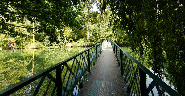 Sentiers de Sainte-Pezenne © B Derbord