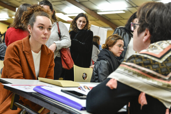 Forum des job's d'ete a Noron - Agrandir l'image, fenêtre modale