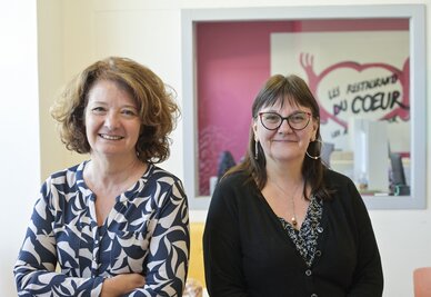 Veronique Thurpeau et Solange Donnadieu mecenat social au restos du c?ur a Niort